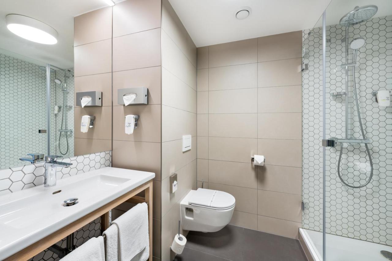 Standard Room,1654247057:JPEG